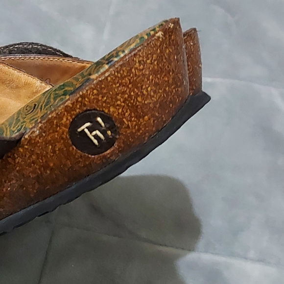 Think! Leather Sandals - Picture 4 of 9